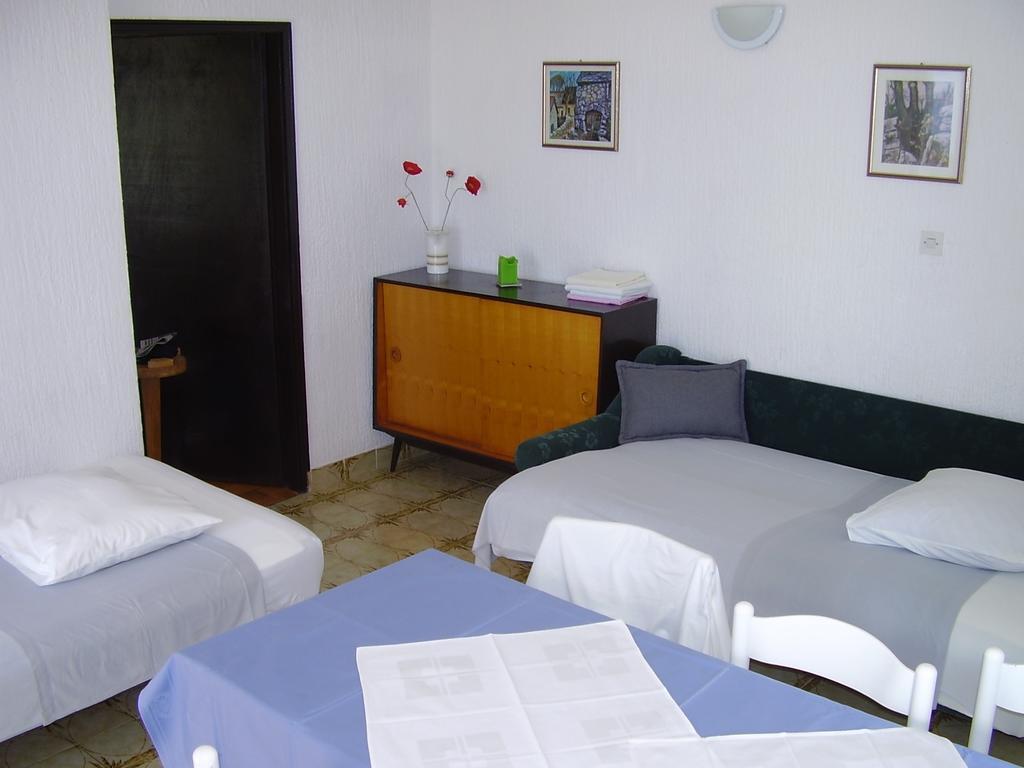 אומיס Petar Apartment חדר תמונה