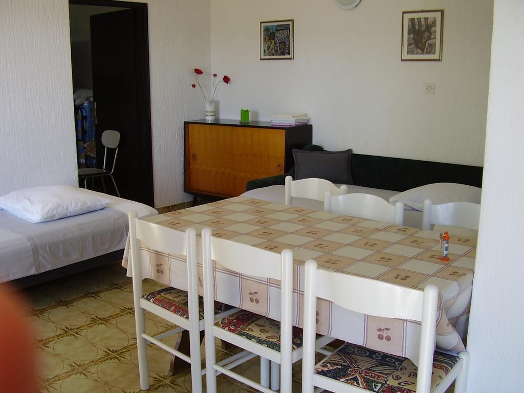אומיס Petar Apartment חדר תמונה